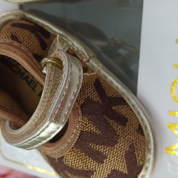 Michael Kors Baby Monogram Ballet - Picture 2 of 10